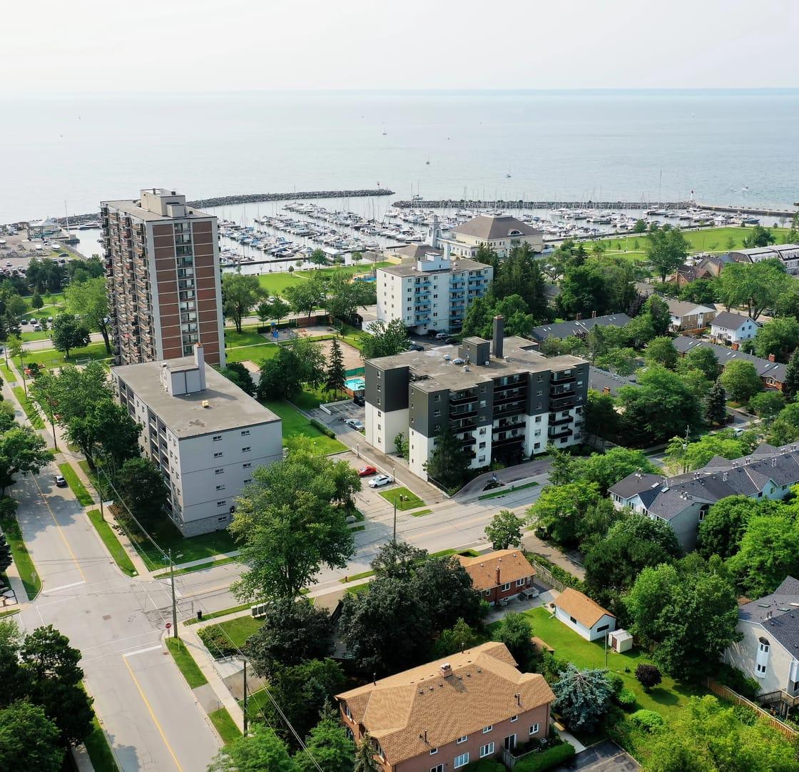 Shopping for used cars near Oakville